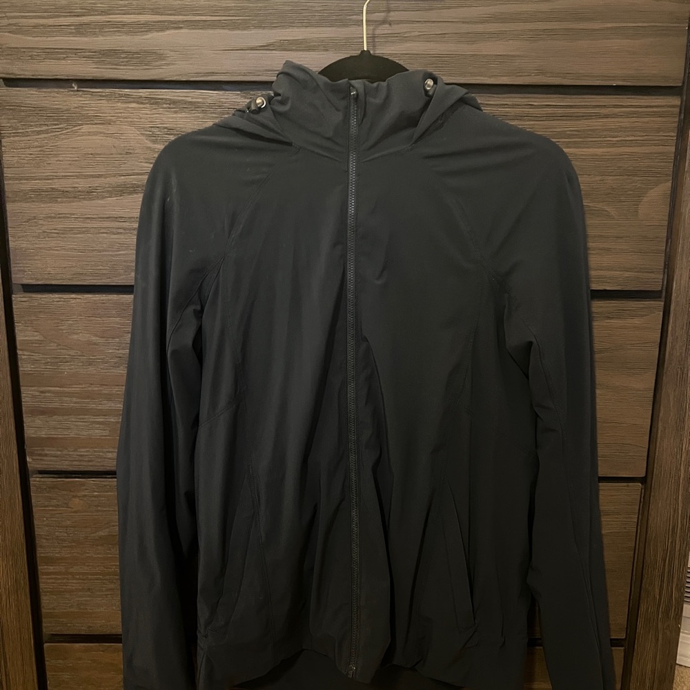 Lululemon Women’s Navy Blue Windbreaker